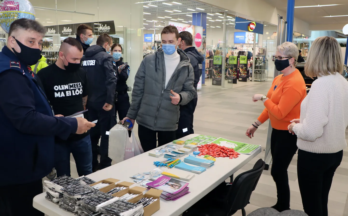 8. märtsil Pargi keskust külastanud leidsid aega ka tõsisteks vestlusteks lähisuhtevägivalla teemadel.