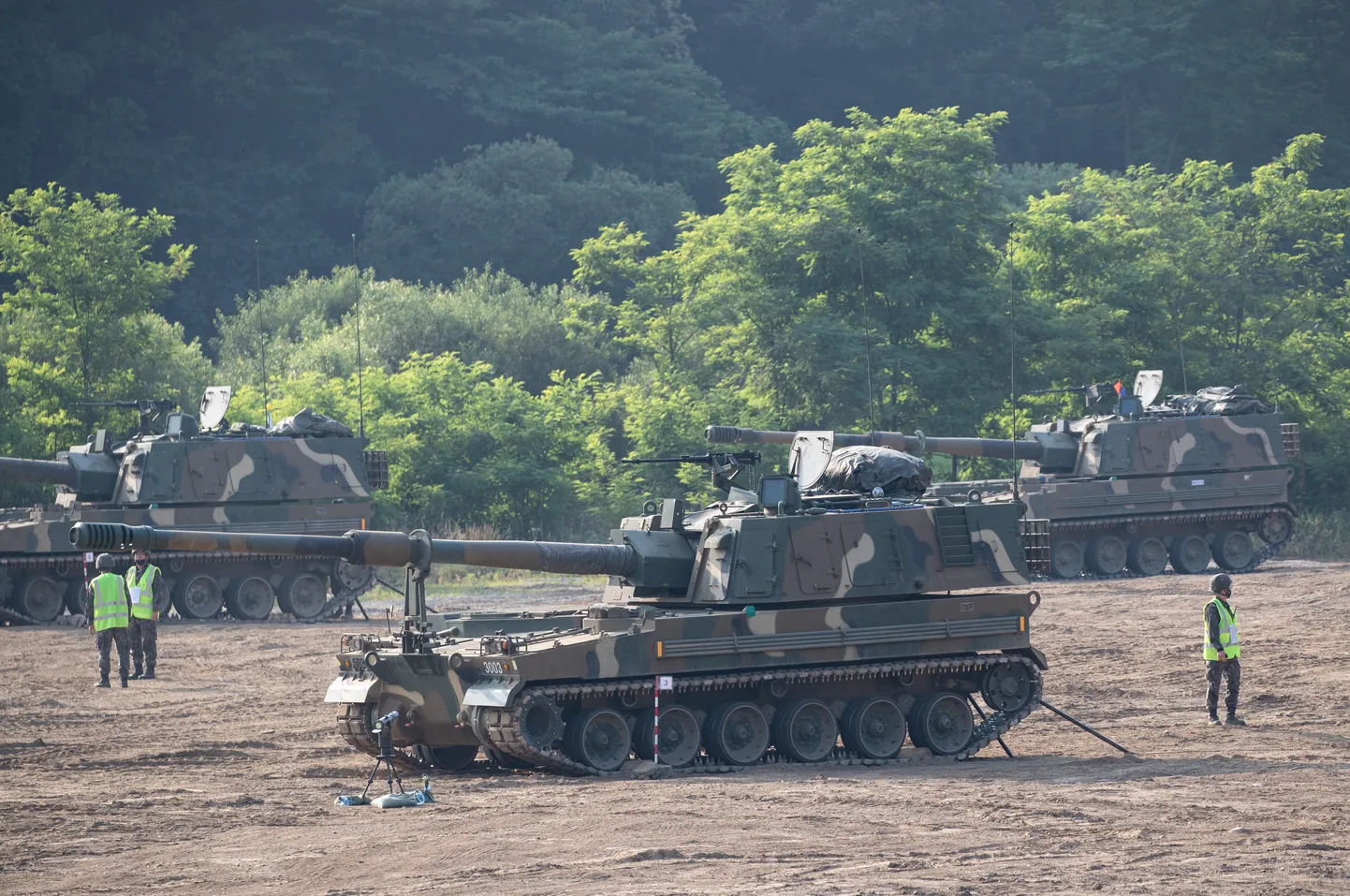 Lõuna-Korea K9 liikursuurtükid õppustel.