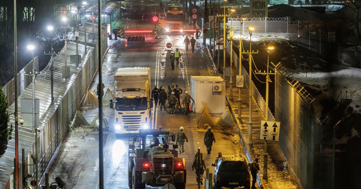 Narva piiripunkti kaudu sõidukiga Venemaale või sealt tagasi enam ei pääse