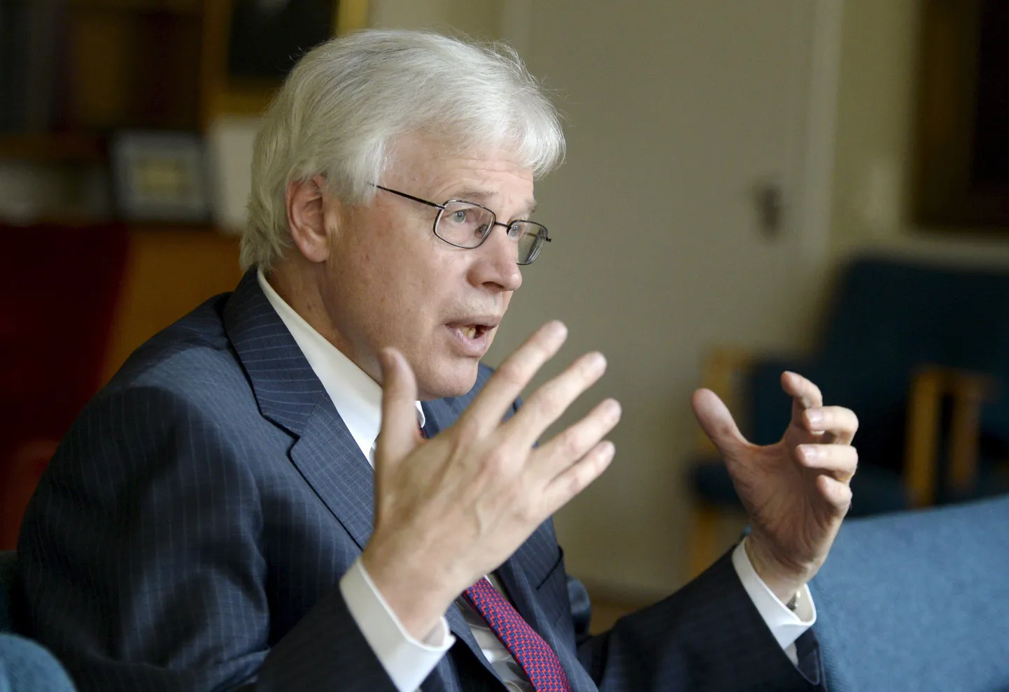 Massachusettsi Tehnoloogiaülikooli majandusprofessor Bengt R. Holmströmi lepinguteooria alane teadustöö ulatub juba 1970. aastatesse.