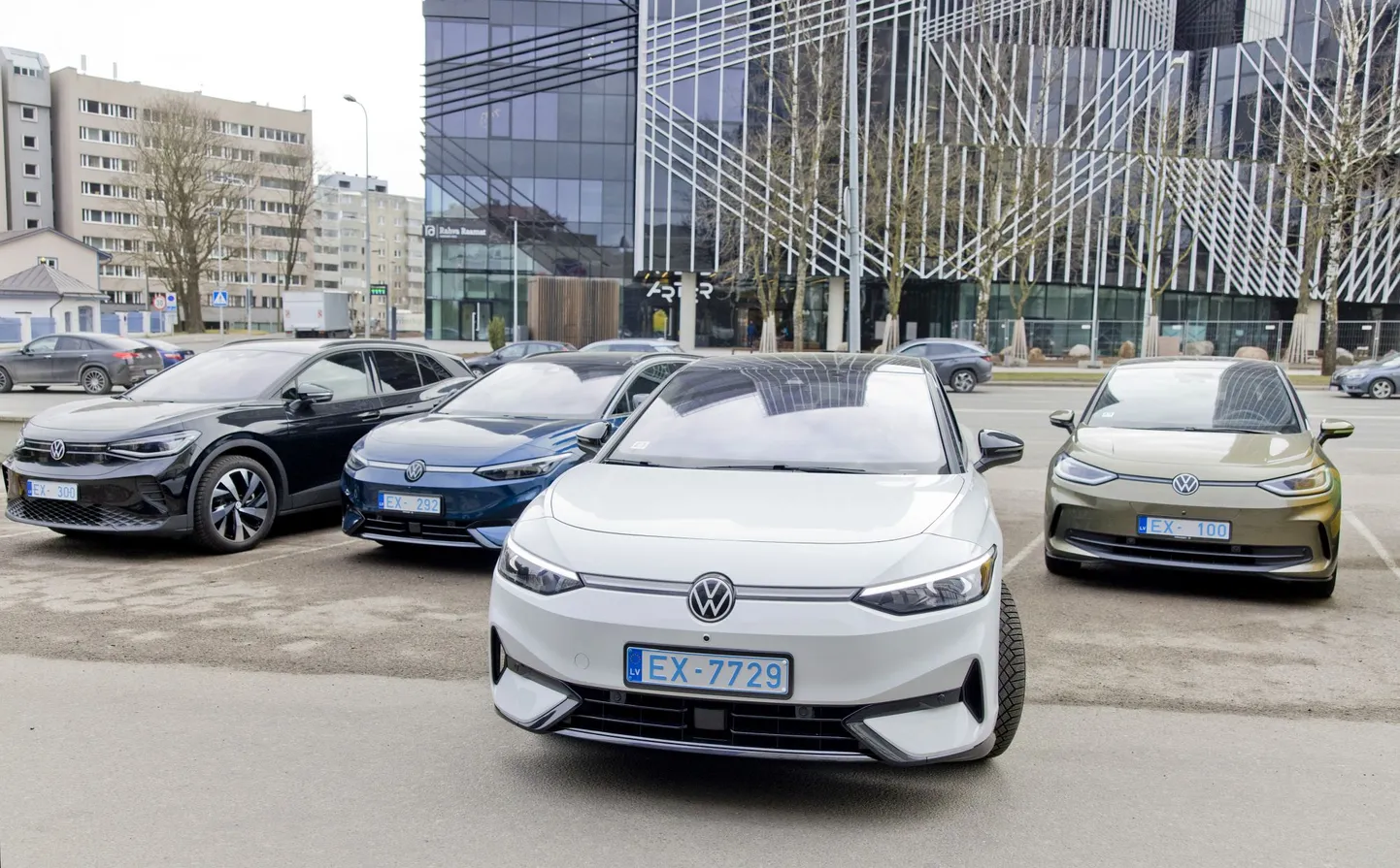 Volkswageni elektriautod Tallinnas e-mobiilsuse päeval. Norras saavad elektrisõidukid hakkama ka Eestist karmimas kliimas.