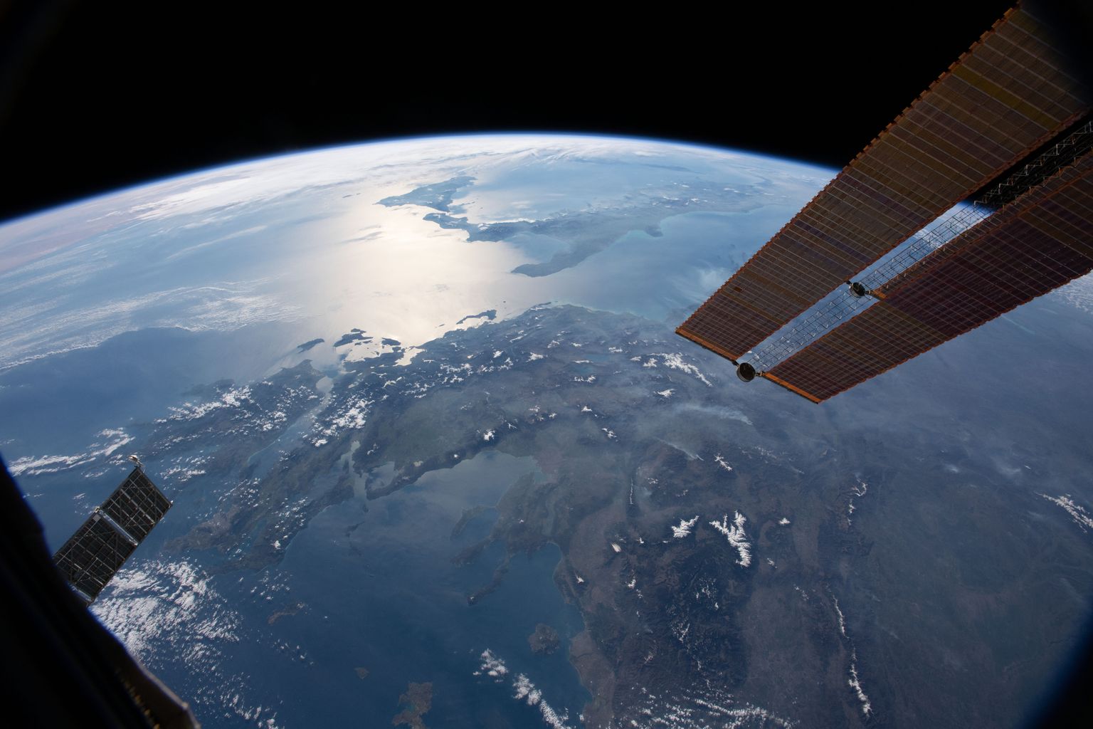 Земля. Вид из космоса. Иллюстративное фото