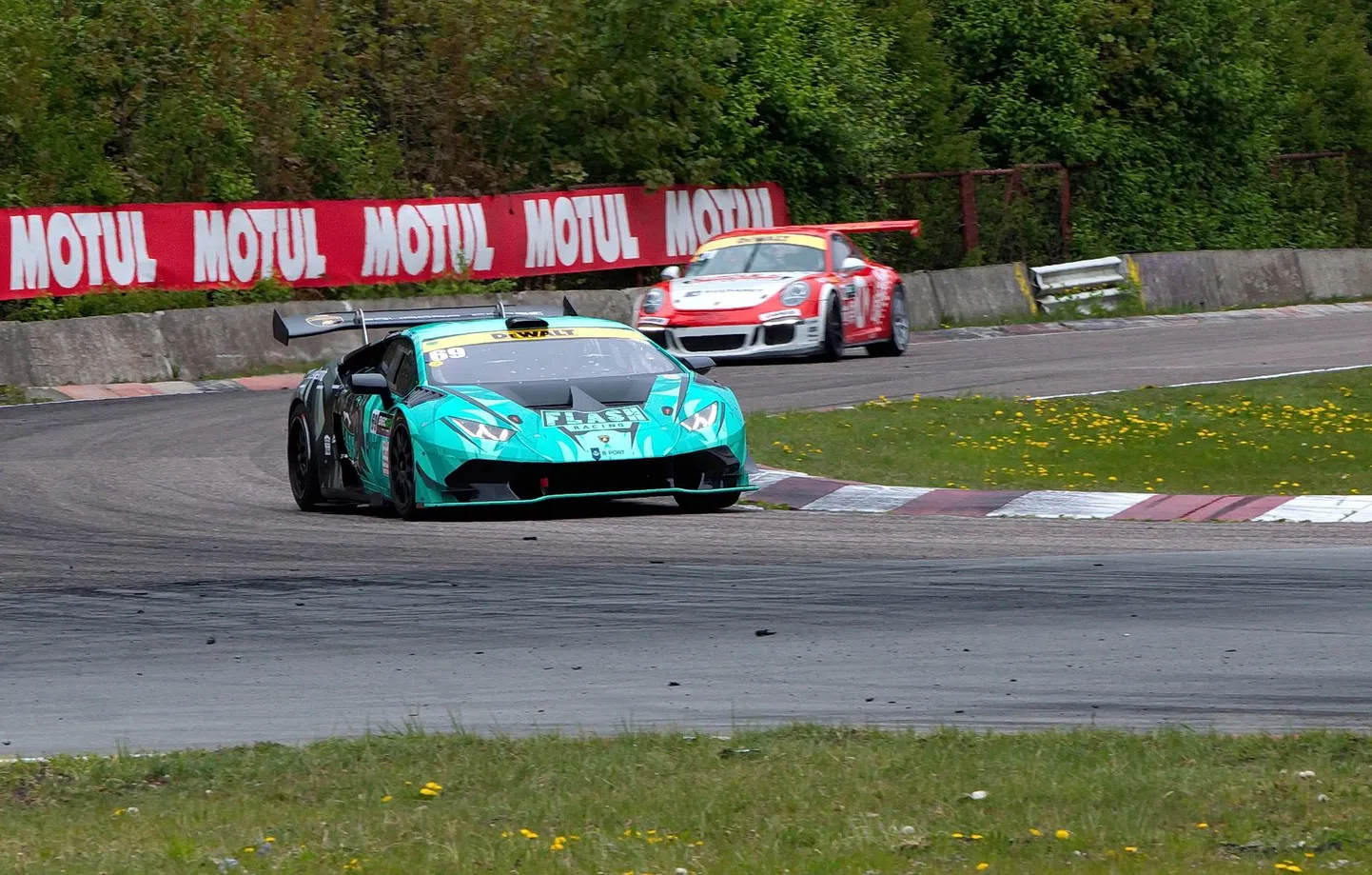 Flash Racing tiimis sõitev Mikk Maaten on sel nädalavahetusel Soomes Botniaringil peetaval NEZ Endurance-sarja teisel etapil Lamborghini Huracáni roolis suurfavoriit.
