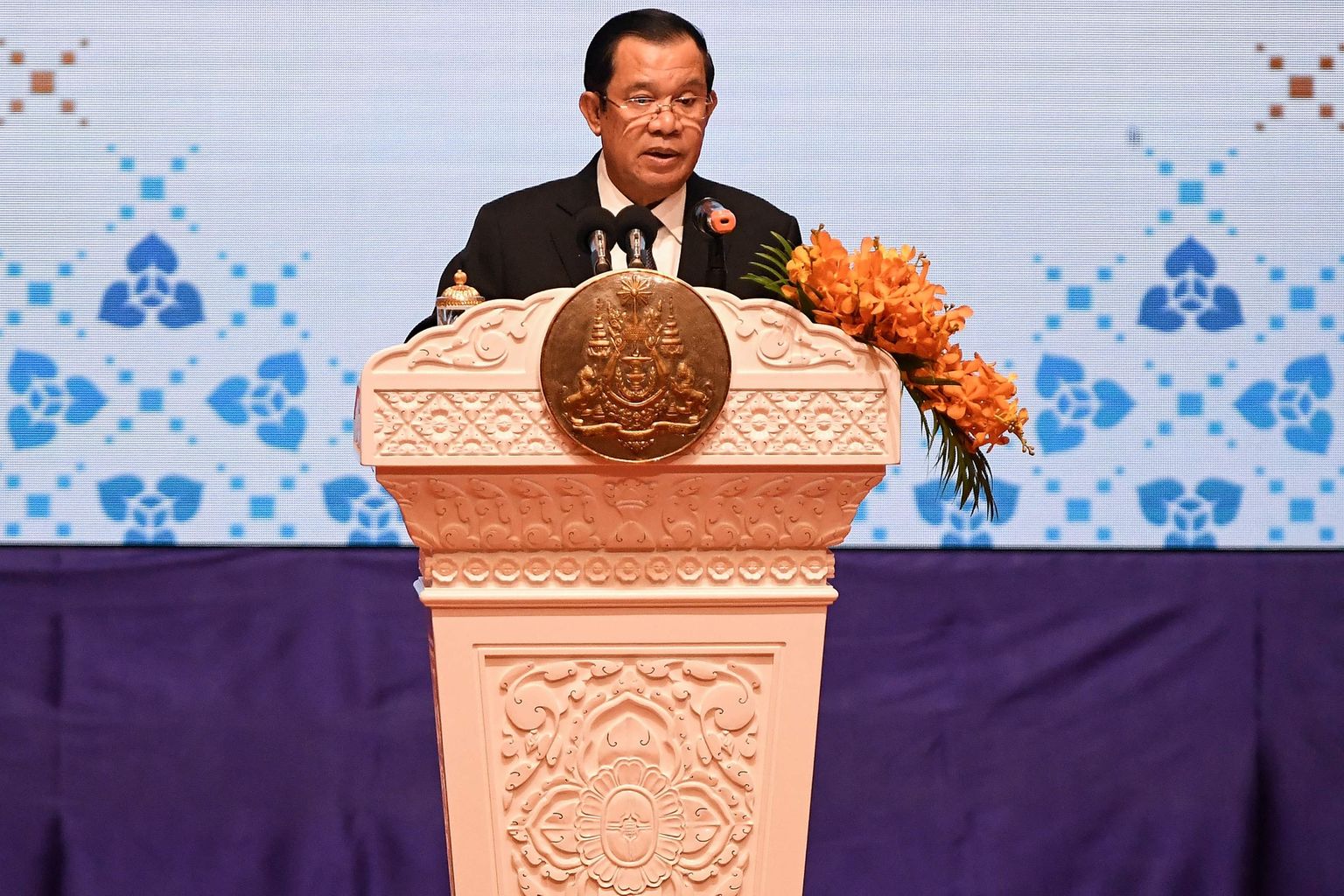 Kambodža peaminister Hun Sen avamas 55. ASEANi välisministrite kohtumist.