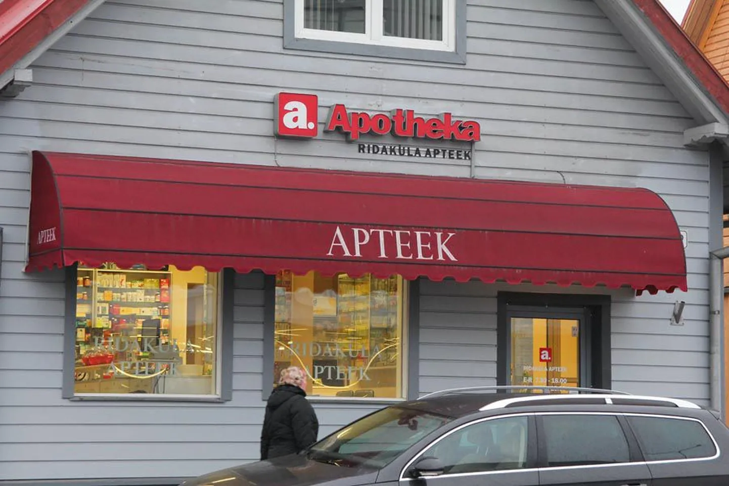 Kehtivad apteekide asutamispiirangud ei puuduta õiguskantsleri hinnangul ainult apteekide asutamist, vaid kindlustavad apteegikette kontrollivate hulgimüüjate majanduslikku võimu.