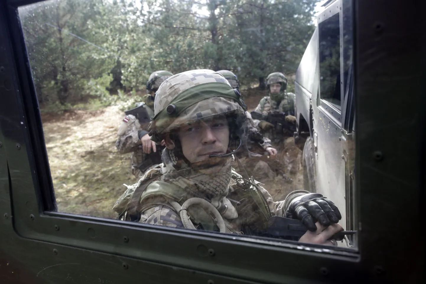 Läti sõdurid Adažis aset leidnud õpusel Sabre Strike 2011.