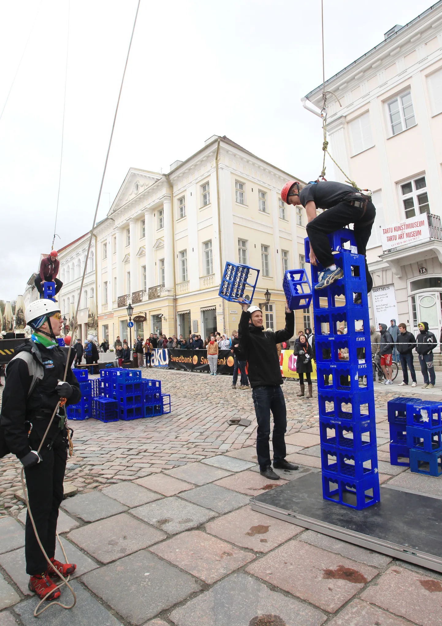 Tartu raekoja platsil toimus kastironimise eelvoor.