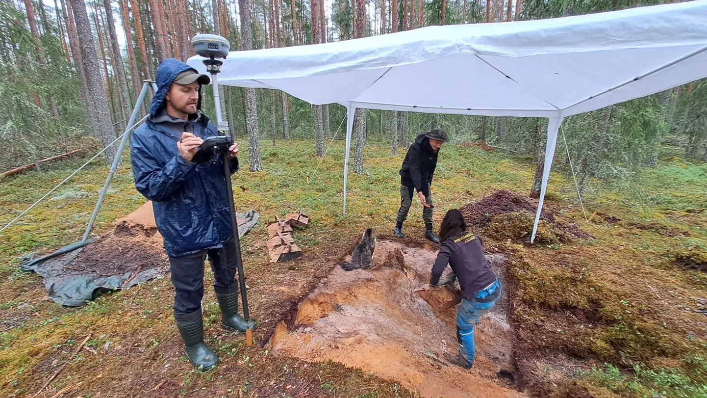 Antsla vallas Perajärvel avastatud söemiilamise koht loodi praegu teada olevalt 12. sajandi lõpus, mil sütt aukudes valmistati.