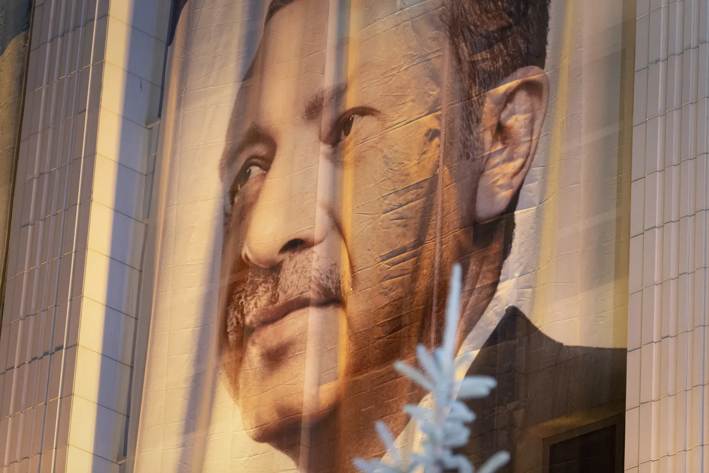 Recep Tayyip Erdoğani kujutis AKP peakorteri seinal.