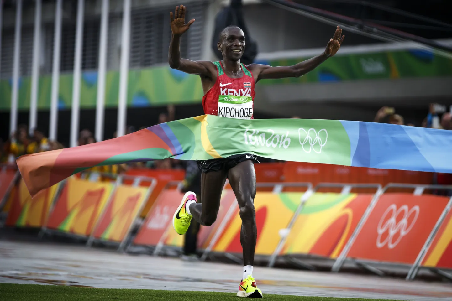 Keenia sportlased esinesid Rios edukalt, kuid sattusid siis kohutavatesse tingimustesse. Fotol meeste maratoni võitja Eliud Kipchoge.