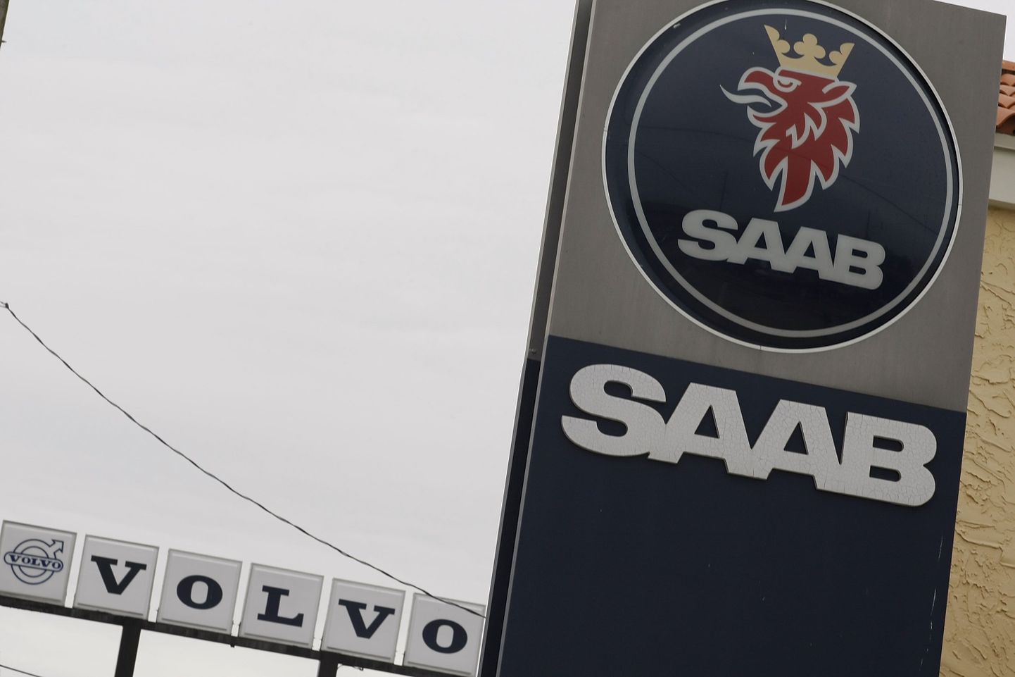 Volvo ja Saabi logod