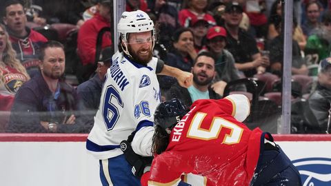 VIDEO ⟩ NHL piespriež četru spēļu diskvalifikāciju "Lightning" uzbrucējam Saburinam