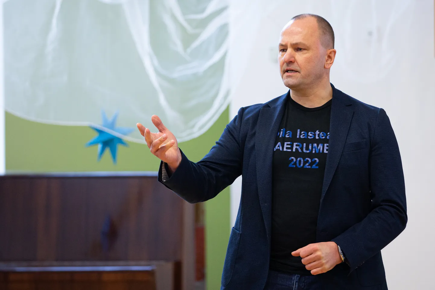 Naerumere pidaja Martin Rytberg ütles esmaspäeval lasteaias toimunud koosolekul, et kui lepingu perioodi pikendada, on võimalik eelarvet vähendada.