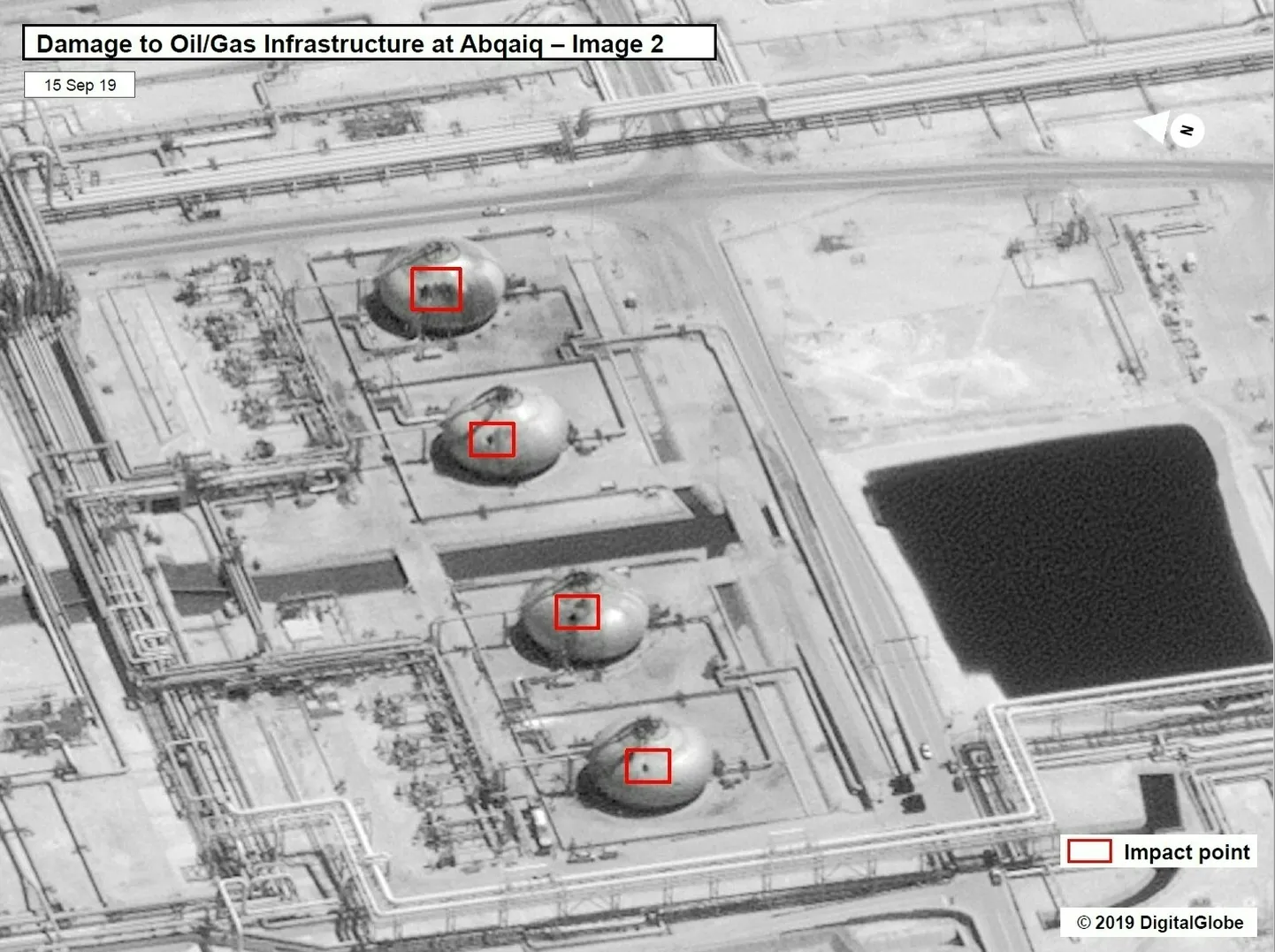 Satelliitpilt kahjust Abqaiqi naftatehases rajatist laupäeval tabanud rünnaku järel.