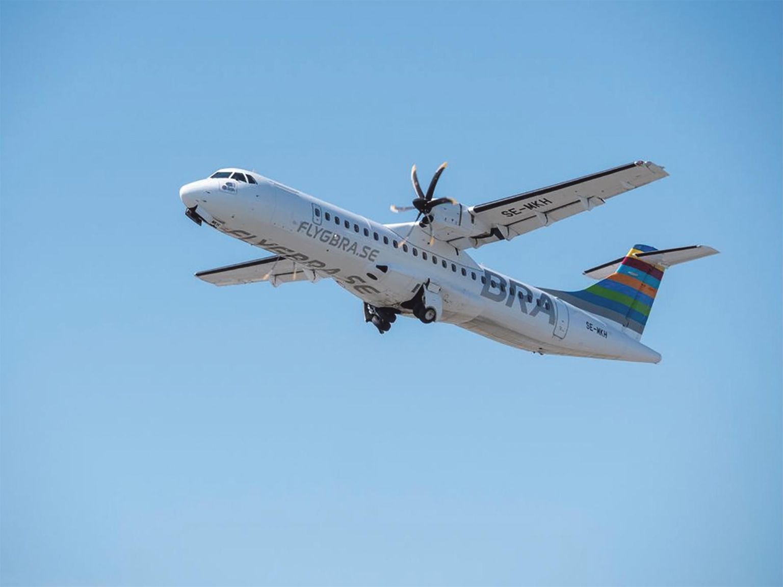 Kuressaare ja Bromma lennujaama vahel teeb 72-kohaline ATR 72-600 maist septembrini 36 edasi-tagasi lendu, esmaspäeviti ja reedeti.