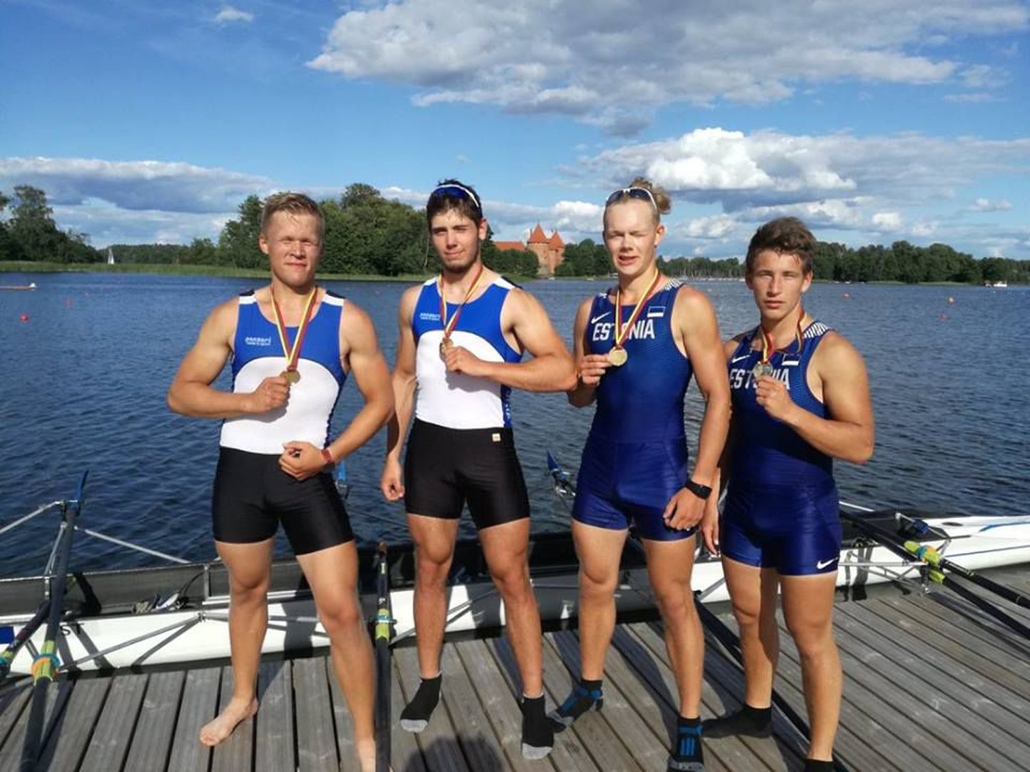 Tiitlivõistlustel sõidavad poiste paarisaeru neljapaadis: (vasakult) Bertty Nurm, Rain Harjus, Kristjan Lindsalu ja Mihhail Kuštein.
