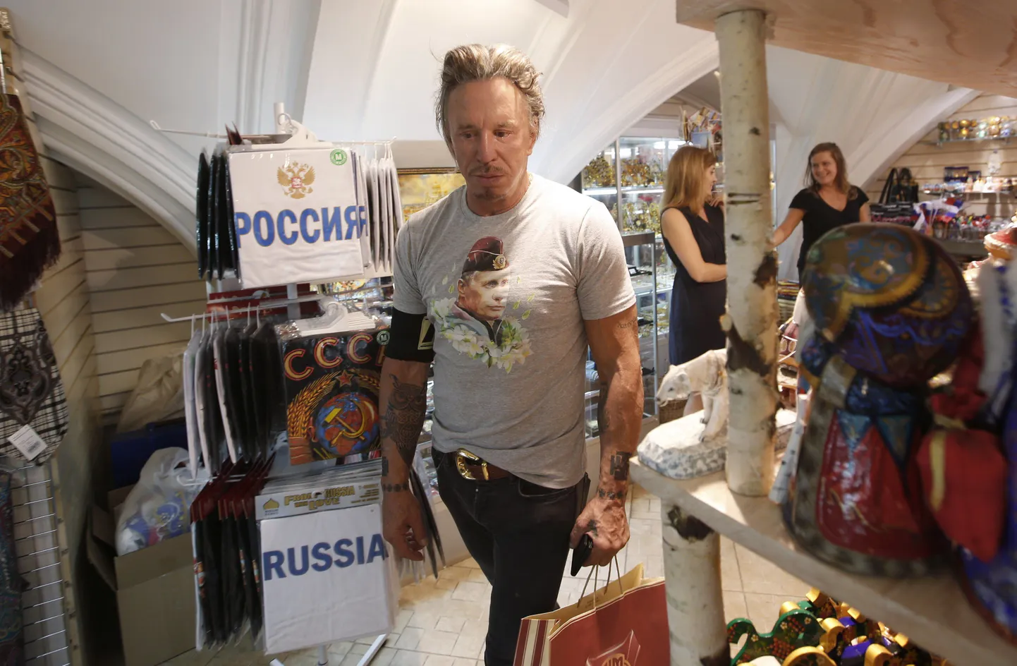 Mickey Rourke Vene suveniiripoes.