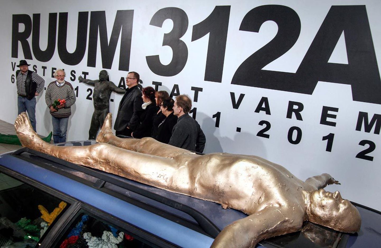 Kunstnikerühmituse Ruum 312A näitus „Viisteist aastat varem“ uue kunsti muuseumis.