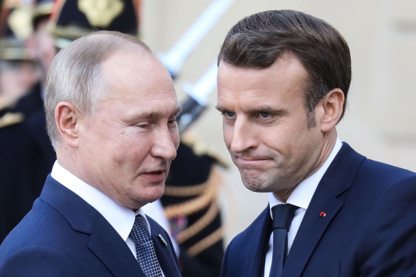 Emmanuel Macron ja Vladimir Putin enne Normandia tippkohtumist.