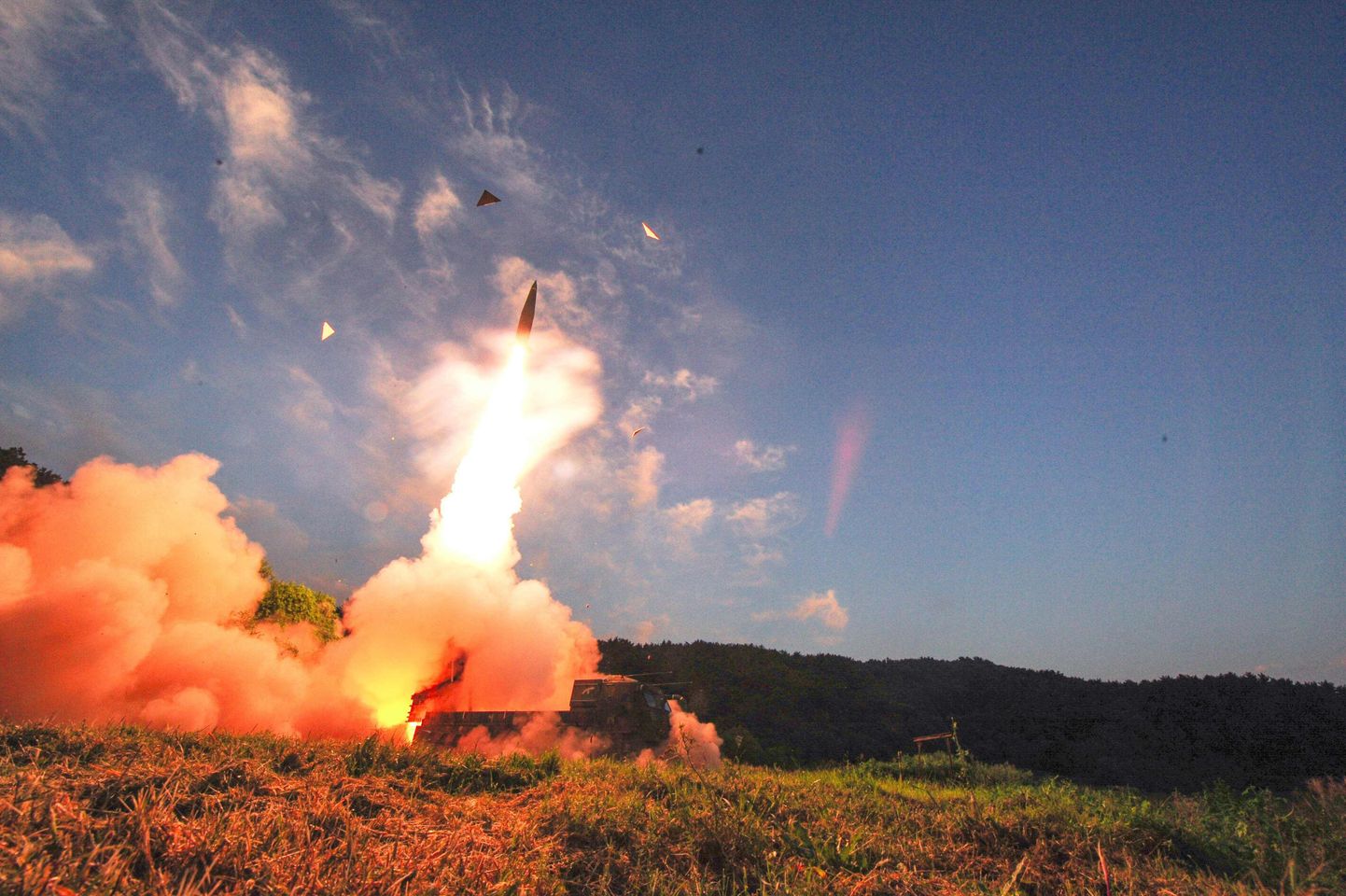 Soul korraldas vastuseks raketiõppuse, kus simuleeriti rünnakut Põhja-Korea tuumarajatise vastu.