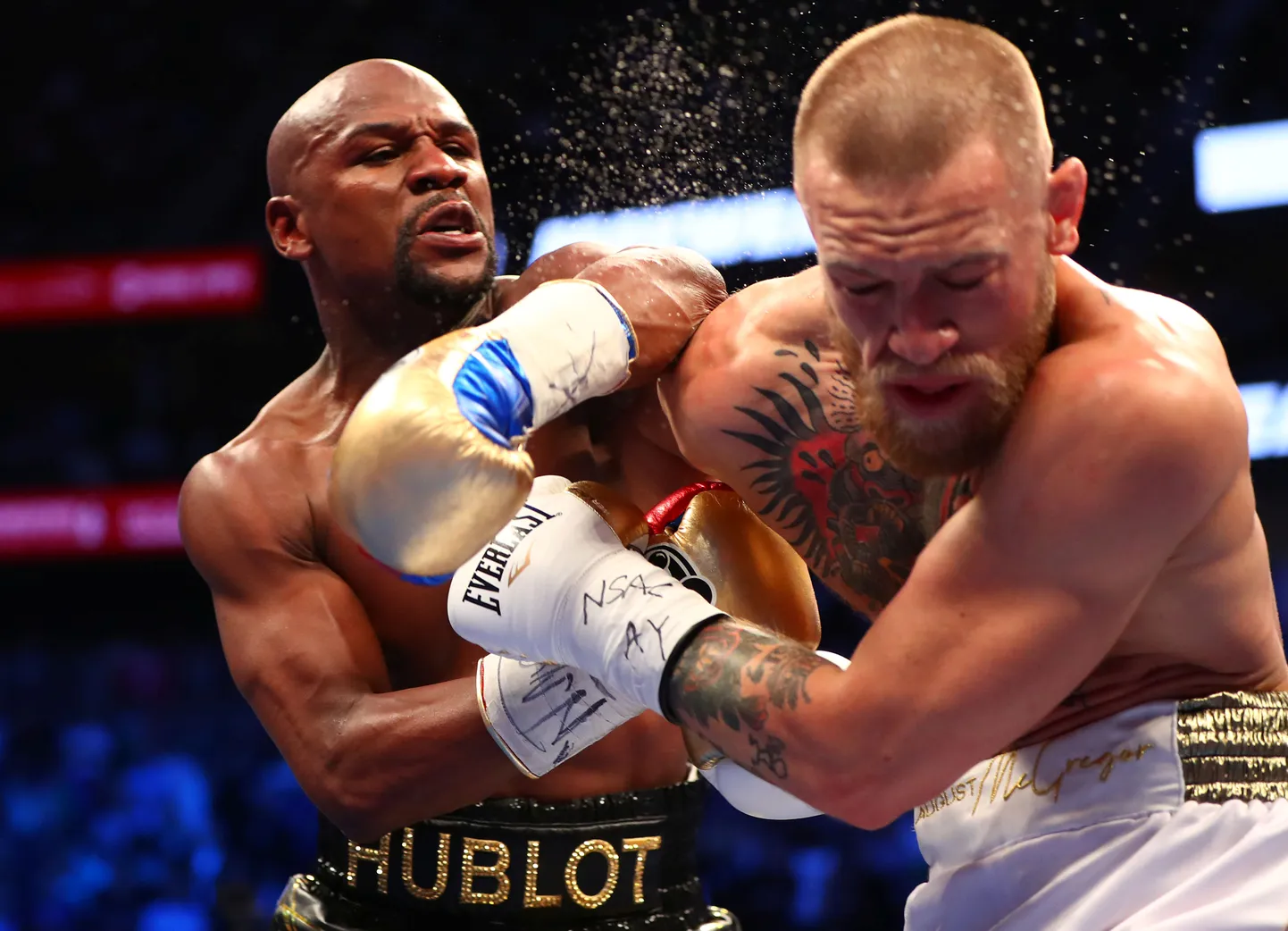 Floyd Mayweather ja Conor McGregor  2017. aastal Las Vegases T-Mobile Arenal.