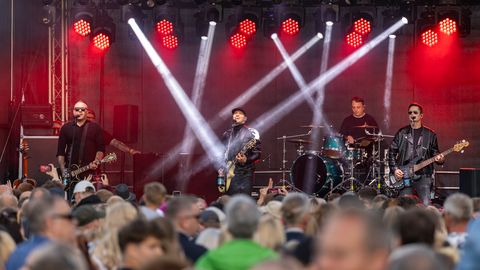 GALERII ⟩ Rakvere jaanipeol astus üles rida armastatud artiste