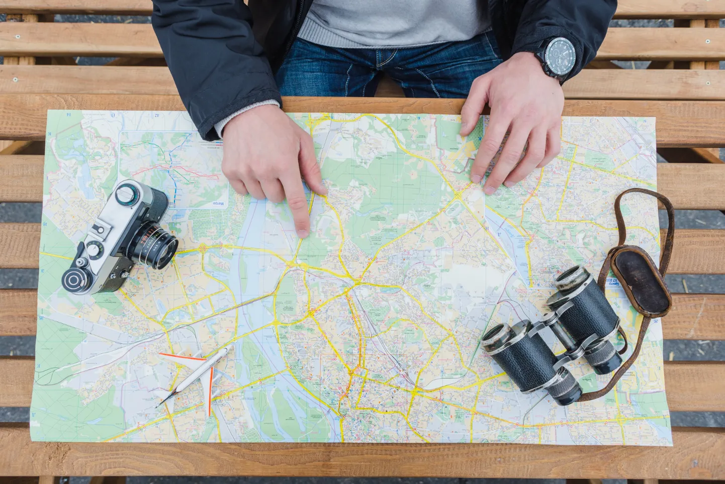 Все чаще возникающие проблемы в работе GPS навевают на мысли о старых добрых бумажных картах и бинокле.