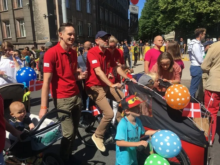 "Baltijas praida 2018" dalībnieki iepretim Vērmanes dārzam Tērbatas ielā