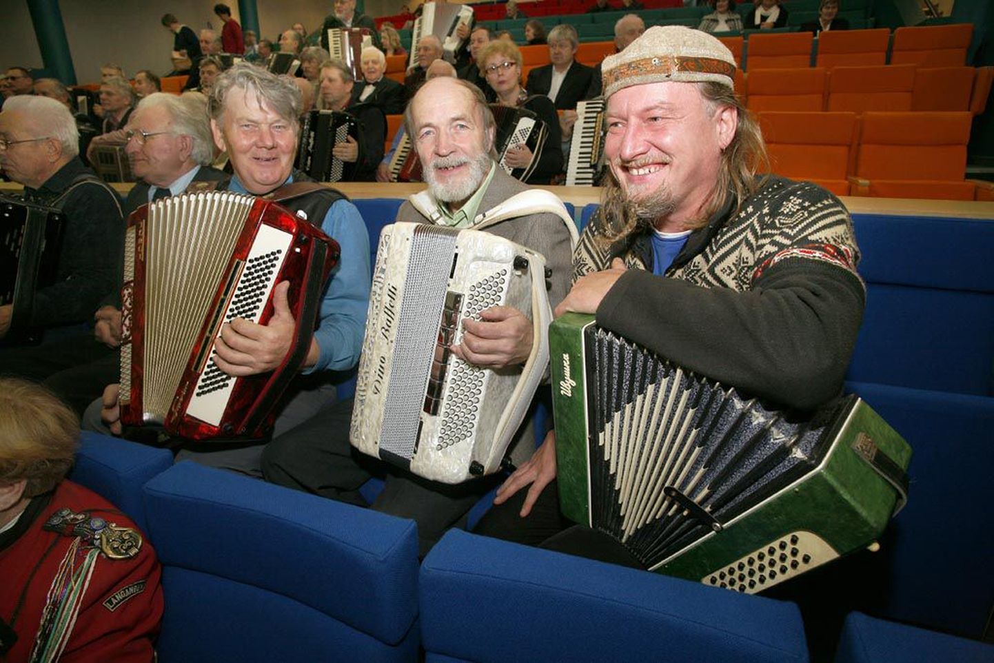 Nagu mullugi näeb laupäeva õhtul Tervise kultuurikeskuses akordionistide paraadi, kus esinevad paljud nimekad solistid ja ansamblid, pildil paremal Olavi Kõrre.