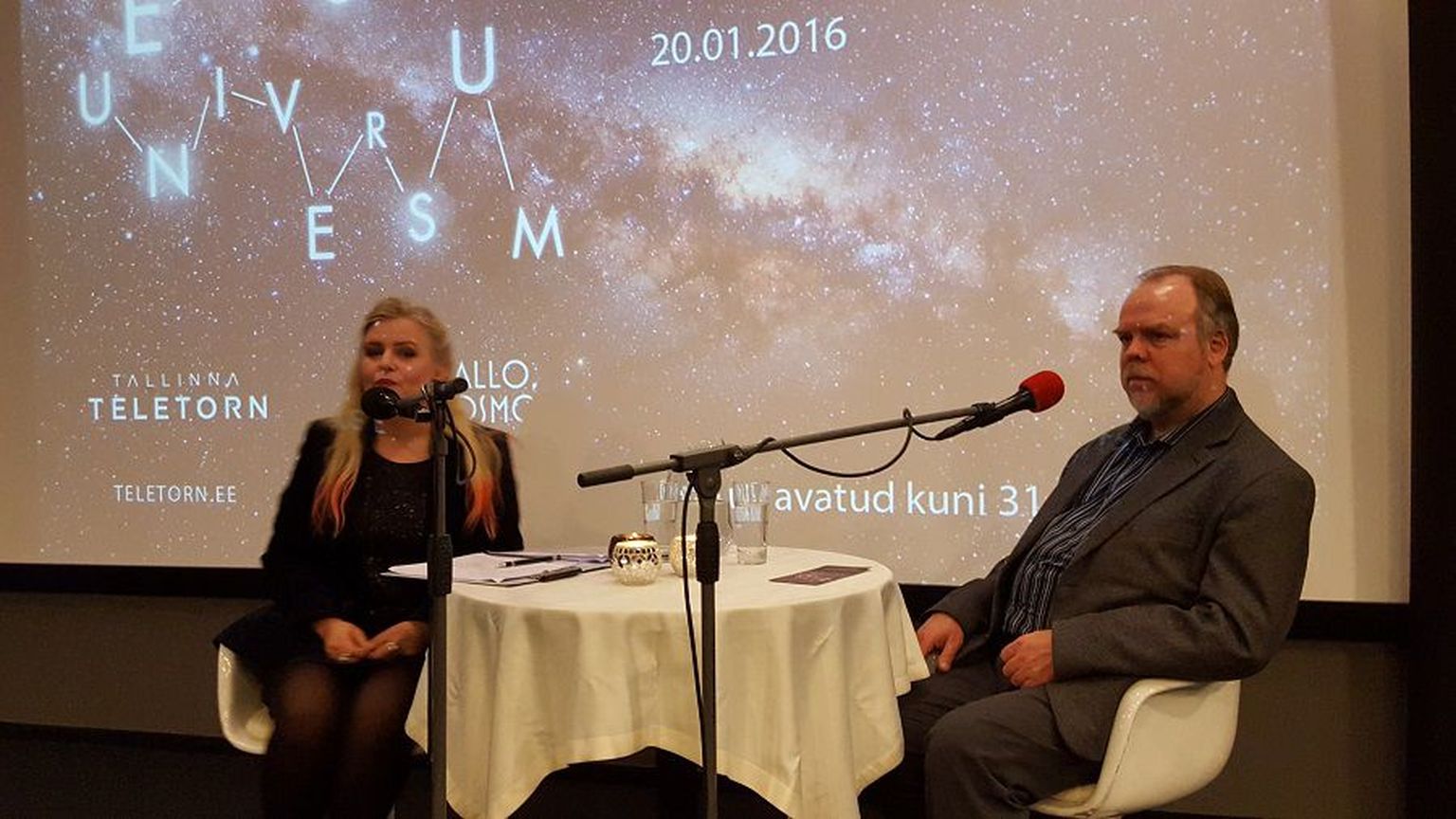 Tallinna Teletorni esimene kosmoseloeng ja raadiosaate "Hallo, kosmos!" salvestus. Saatejuht Ingrid Peek ja astrofüüsik Laurits Leedjärv.
