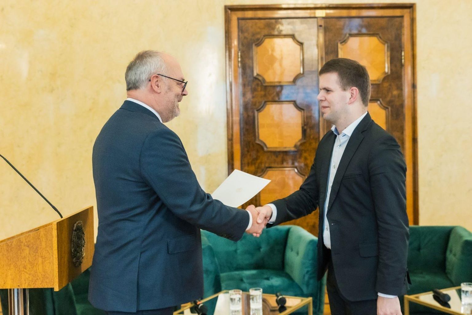 President Alar Kariselt tunnustuse saanud Riivo Jõgi on pedagoog ja muusik, kelle töö haarab noori muusikuid.