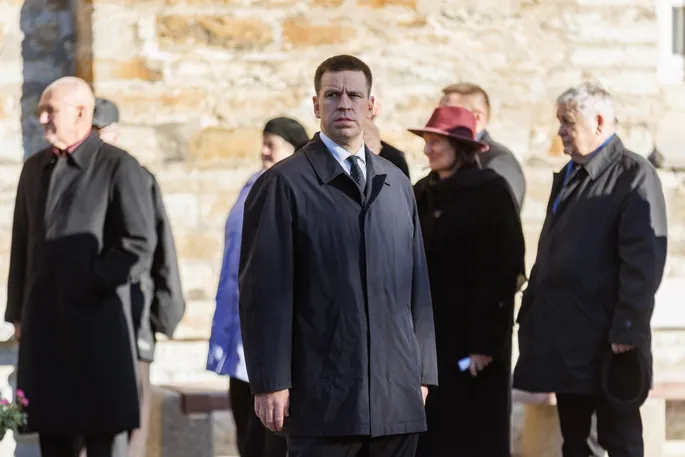 Katta kokrakli kollej qizlarining porno fotosuratlari