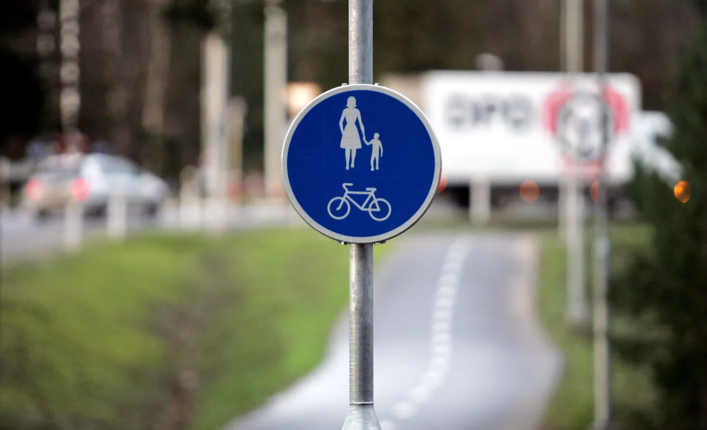 Kergliiklustee, foto on illustratiivne.