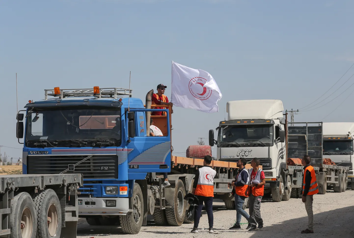 Palestiina Punase Poolkuu töötajad Rafah' piiripunktis.