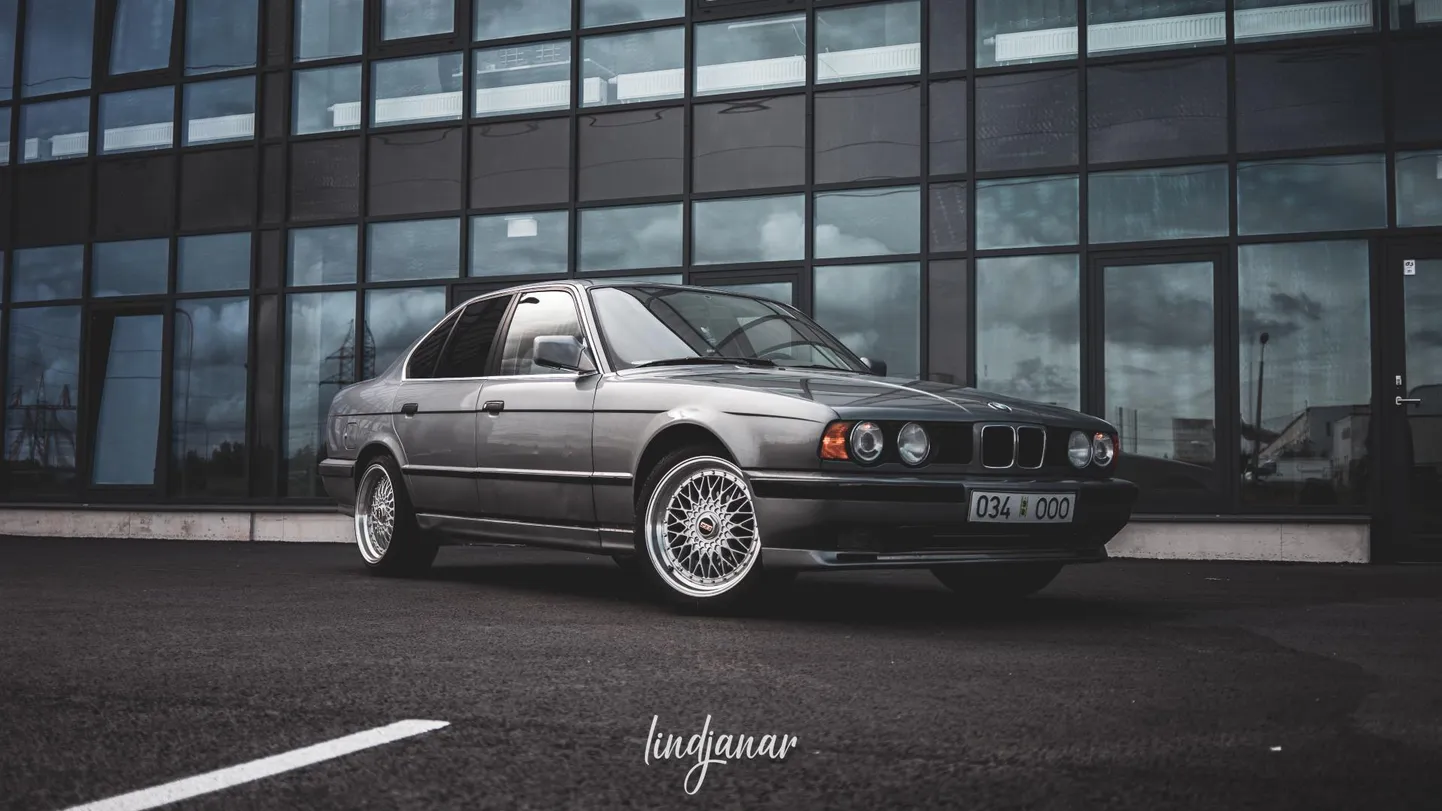DJ Brandlo BMW 520i on tema pidudesarja «Nostaliga» ametlik auto.