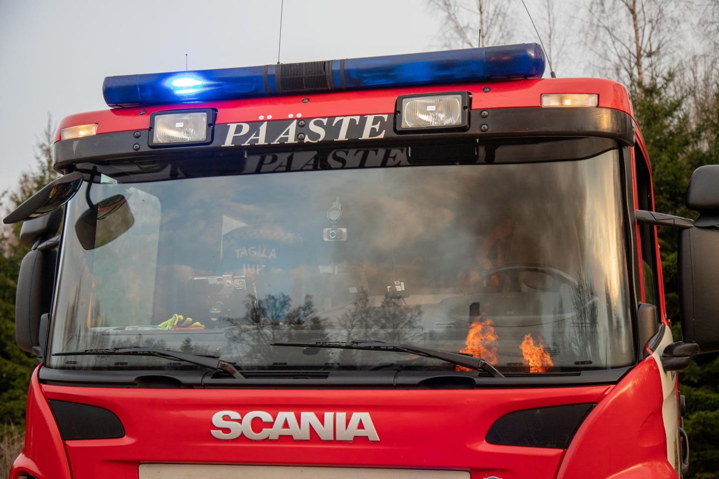 Jõesuus puhkenud korteripõlengut sõitsid kustutama Taali, Pärnu ning Vändra vabatahtlikud ja kutselised päästjad. Foto on illustratiivne.