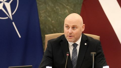 Premjers: Turpmāk valdība uz sēdēm sanāks biežāk