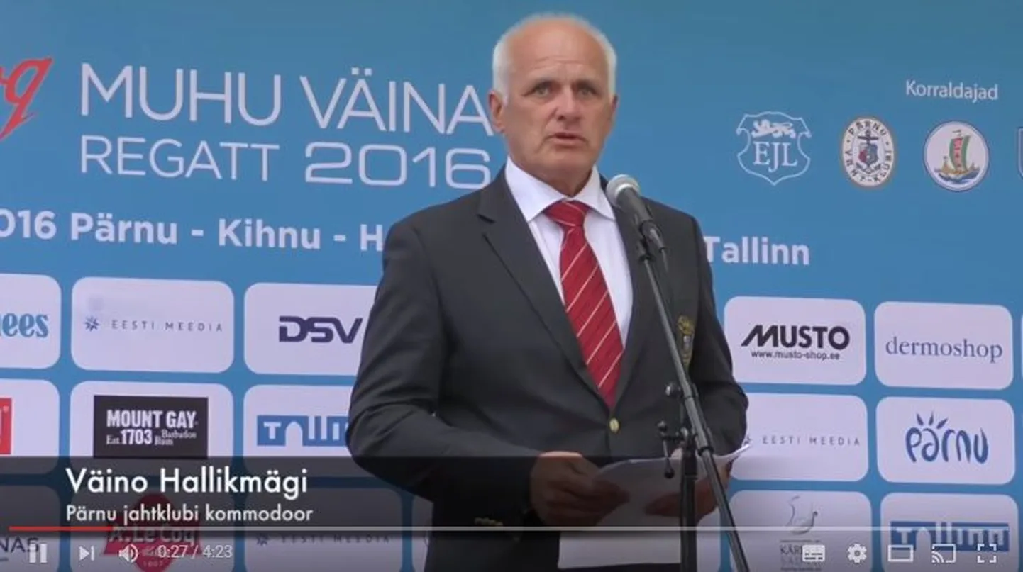 Pärnu Jahtklubi kommodoor Väina Hallikmägi A. Le Coq 59. Muhu Väina regatilisi tervitamas