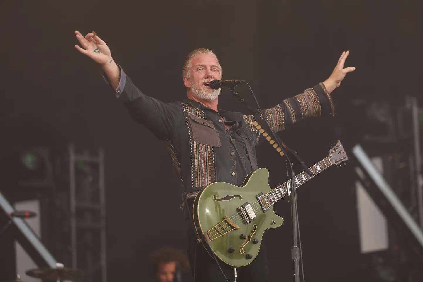 Solists Džošs Homme un "Queens of the Stone Age" koncertē "Rock im Park" festivālā Nurembergā, Vācijā, 2024. gada 9. jūnijā.