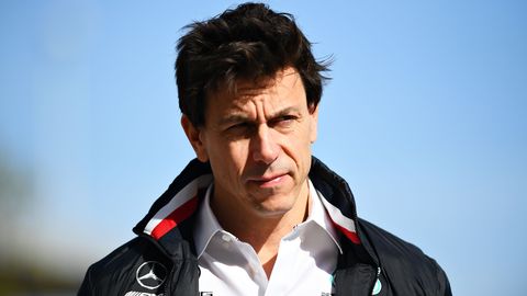 Meedia: Mercedese F1-tiimi ladvikus käärib, üheks tüliõunaks on Vetteli küsimus