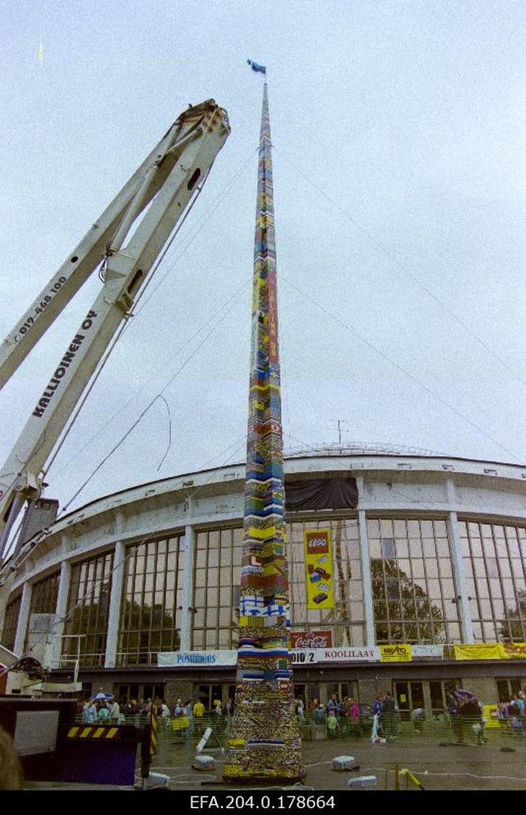 Башня из конструктора Lego, 1998 год. Рекорд Гиннеса 