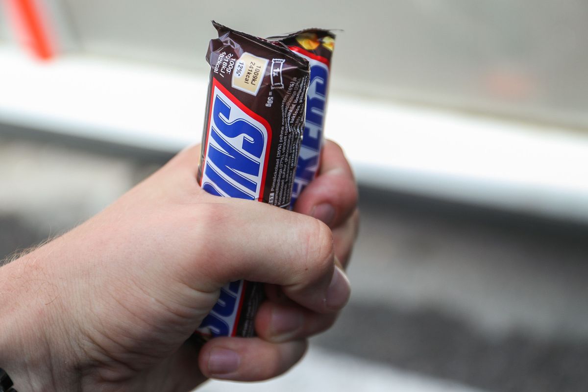 Enimkaristatud eestlane armastab näpata Snickersi šokolaadi.