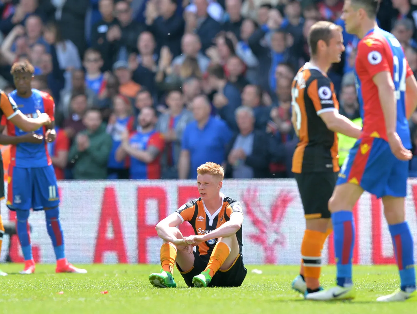 Hull City poolkaitsja Sam Clucas