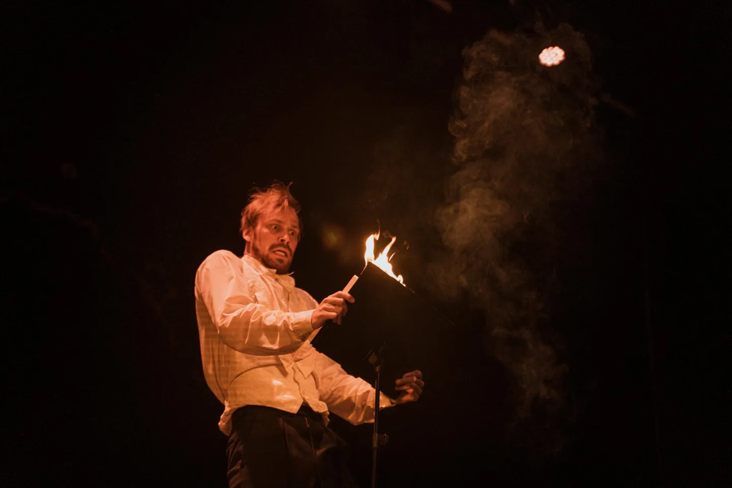 Karl Robert Saaremäe Miksteatri lavastuses «Maestro».