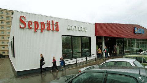 «Tol ajal ei olnudki muud saada!» Kunagi 20 kauplusega Eesti moeelu rikastanud Seppälä teekond tipust pankrotini