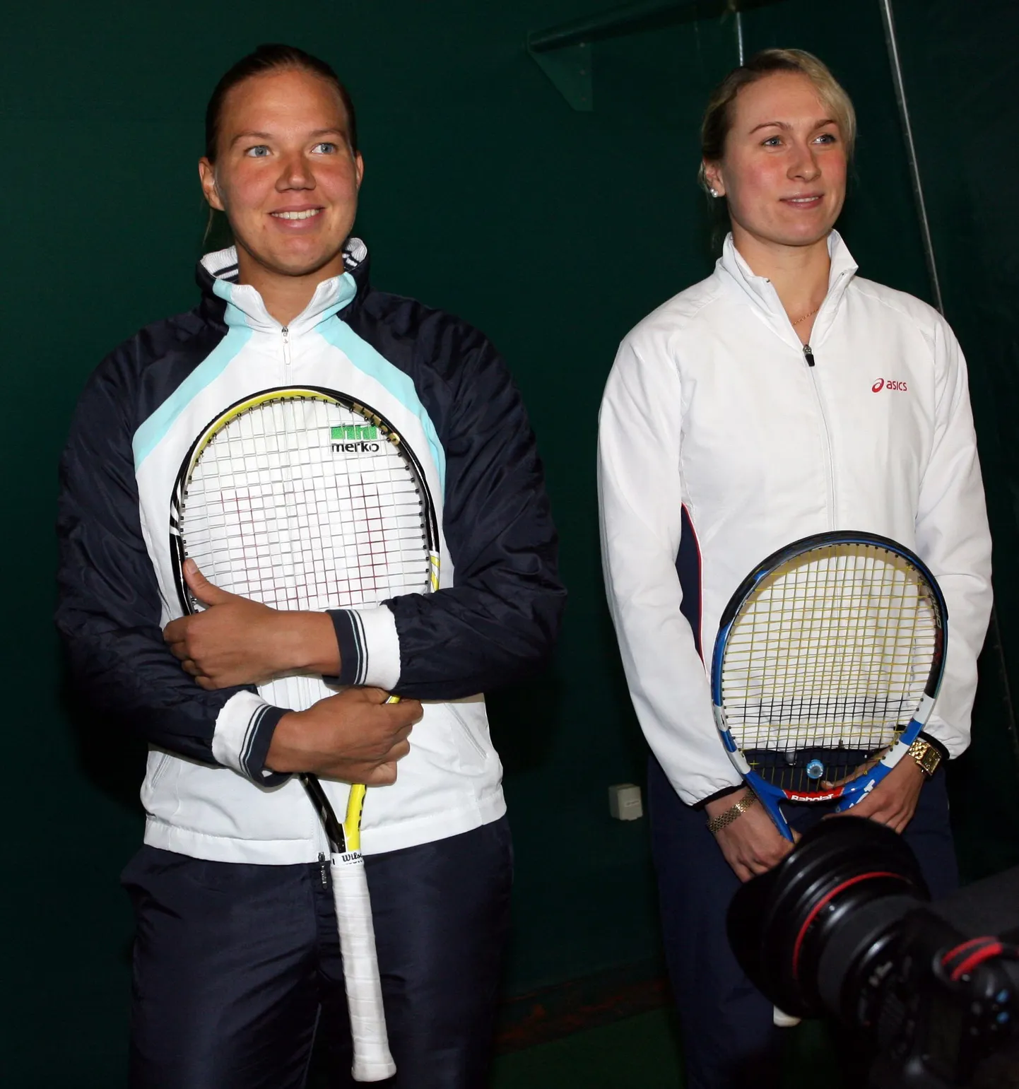 Kaia Kanepi (vasakul) tänasel pressikonverents. Pildil koos Margit Rüütliga.