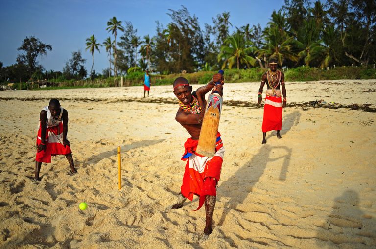 Maasai sõdalased mängivad kriketit
