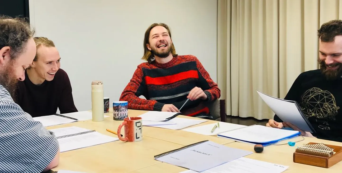 Lavastuse proov, vasakult Jaan Pehk, Ursel Tilk Johannes Sepping ja Joosep Uus.