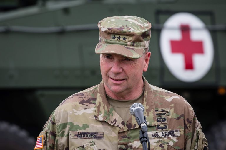 USA Euroopa vägede ülem kindralleitnant Ben Hodges 16. juunil 2017 Poolas Orzyszis pressikonverentsil rääkimas NATO Sabre Strike'i sõjalisest õppusest