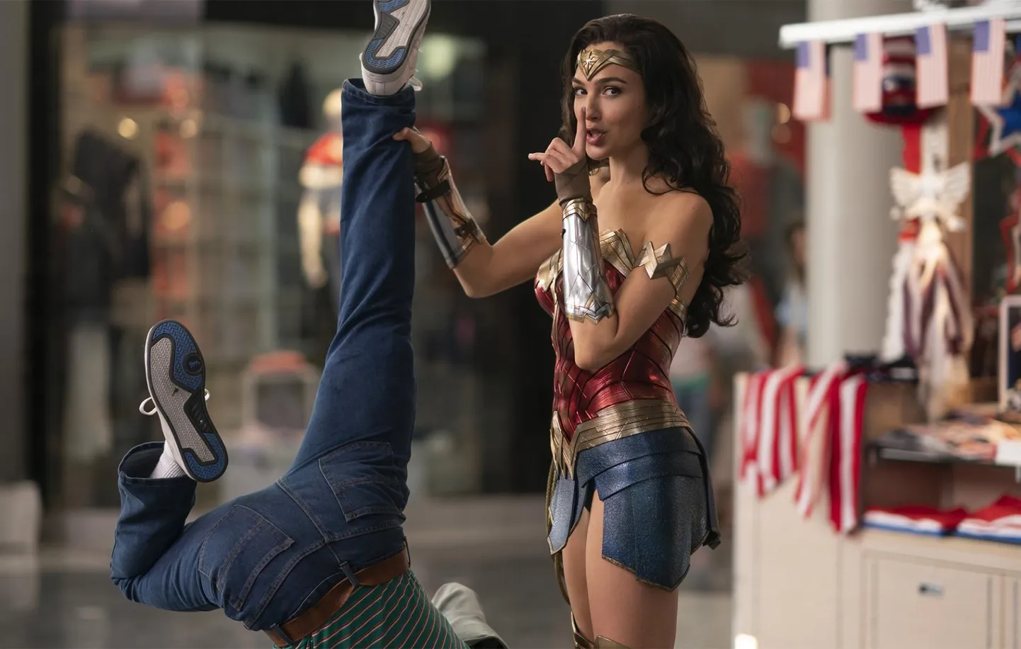 Naiselikku jõudu näitab Gal Gadot filmis «Wonder Woman 1984».